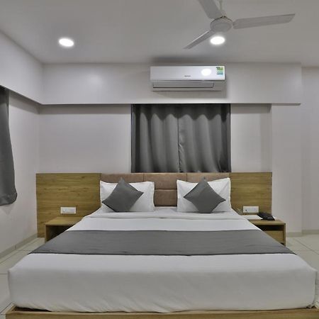 Hotel Monville Group فَدودارا المظهر الخارجي الصورة