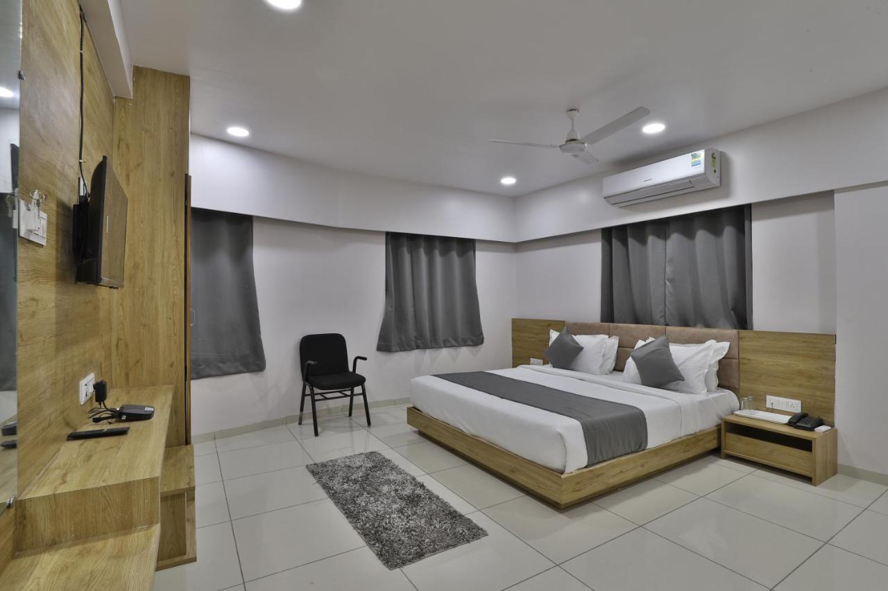 Hotel Monville Group فَدودارا المظهر الخارجي الصورة